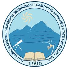 სამცხე-ჯავახეთის სახელმწიფო უნივერსიტეტის ლოგო - გადაშლილი წიგნი მთის ფონზე